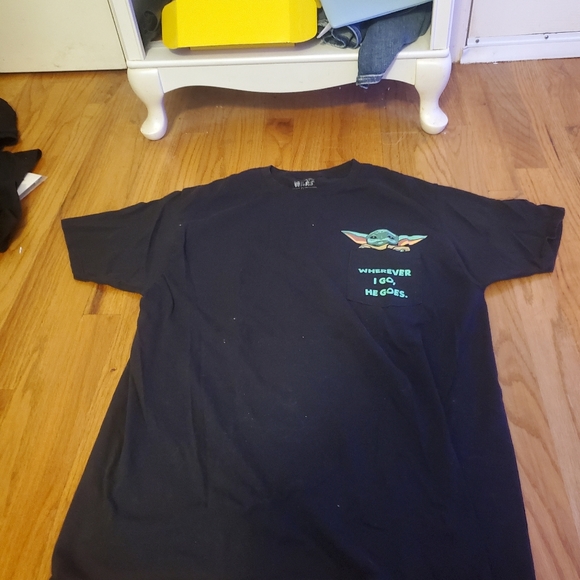 Star Wars Baby Yoda Shirt - Picture 2 of 10